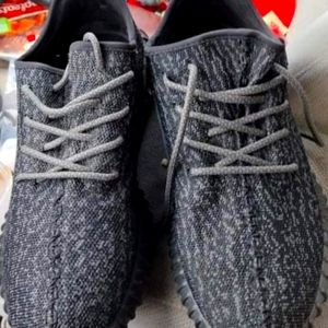Adidas YEEZY BOOST 350 Pirate Black size 10 mens